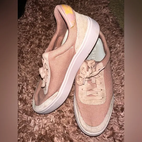 Kizik Women's Pink Casual slip on Sneakers M7 W 8.5Athleisure walking