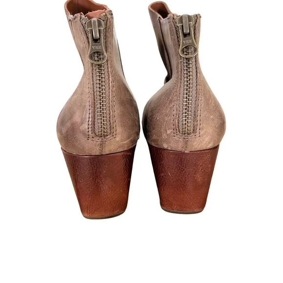 KORK-EASE NWOT Kissel Ankle Boots Ruched leather Stacked Heels Back Zipper 9M