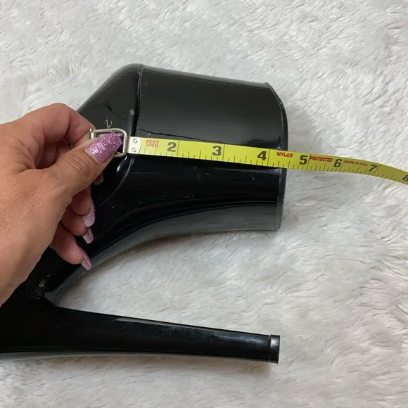 Lace up patent leather heel lace up boots