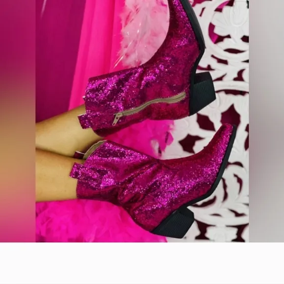 Ladies Fusha Glitter boots! Size 8