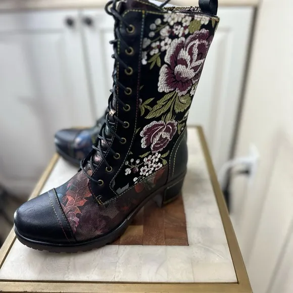 L’ARTISTE EU size 37 NWB Spring Step‎ black floral heeled side zipper boots