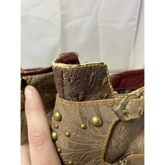 LARTISTE NAILHEAD Boots BROWN 9.5