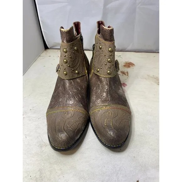 LARTISTE NAILHEAD Boots BROWN 9.5