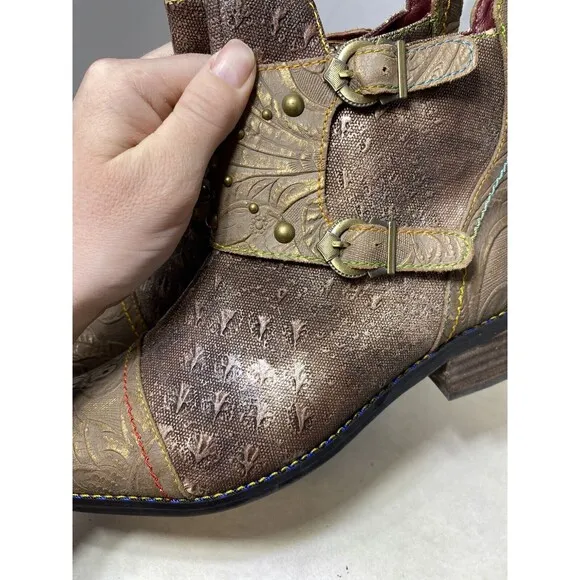 LARTISTE NAILHEAD Boots BROWN 9.5
