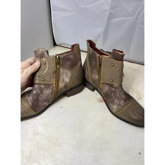 LARTISTE NAILHEAD Boots BROWN 9.5