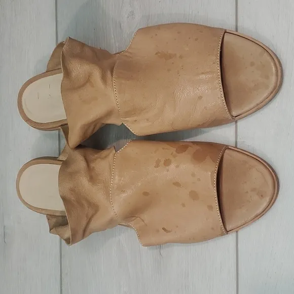 LD Tuttle Womens Leather Heels Sandals Shoes sz 36.5/6.5