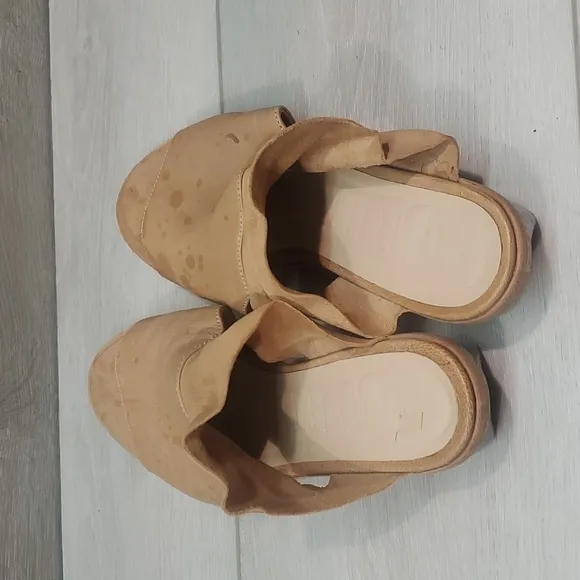 LD Tuttle Womens Leather Heels Sandals Shoes sz 36.5/6.5