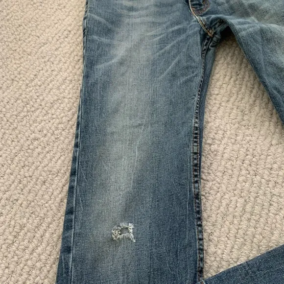 Levi’s 512 SLIM TAPER FIT MEN'S JEANS 32W 34L Dark Wash, worn and torn look