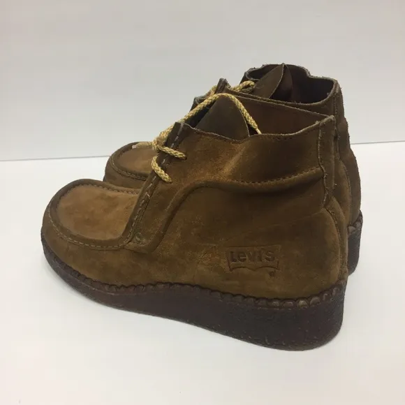 Levi’s Vintage Chukka Dessert Boots size 8