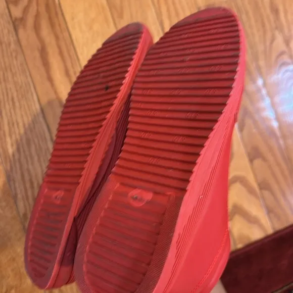 Like New Vibrant Red High-Top Mens Sneakers Size 9.5
