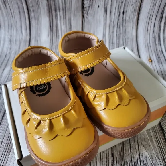 Livie and Luca Ruche Sandals Butterscotch Color NIB