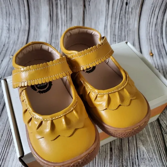 Livie and Luca Ruche Sandals Butterscotch Color NIB