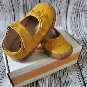 Livie and Luca Ruche Sandals Butterscotch Color NIB