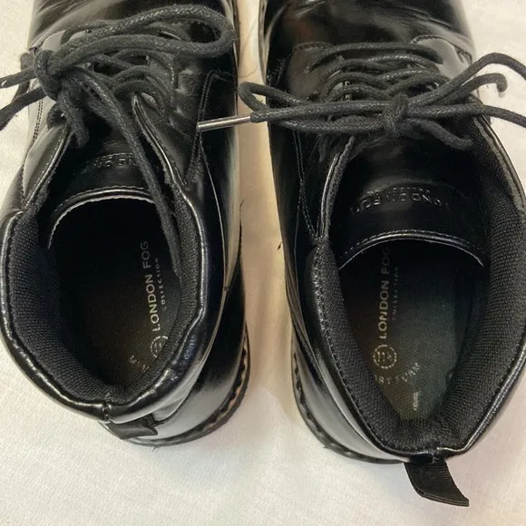 London Fog Mens Tyler Black Chukka Ankle Lace Up Boots EUC Size 11.5