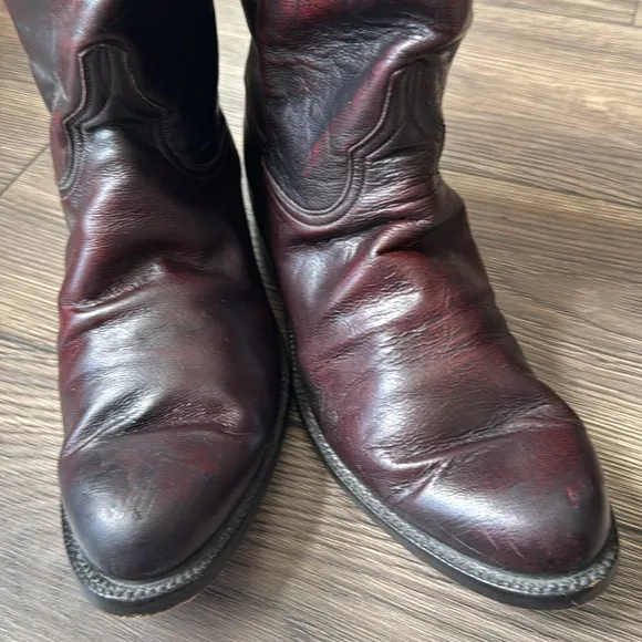Lucchese round toe Black Cherry leather cowboy/western boots 8 E
