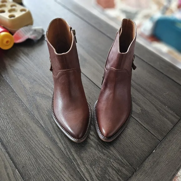 Lucky Brand Caelyn Leather Boots