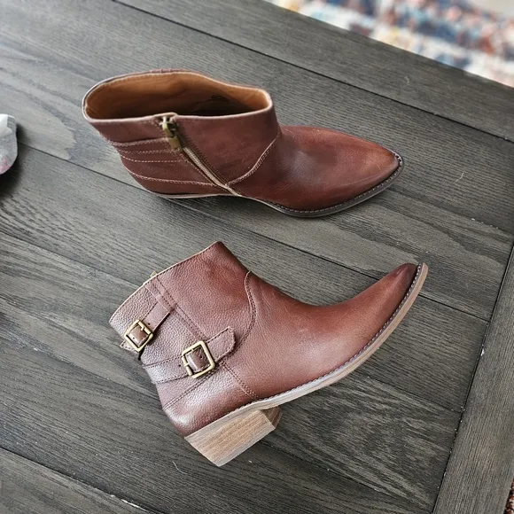 Lucky Brand Caelyn Leather Boots