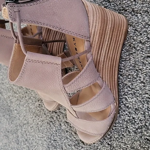 Lucky Brand Taupe Wedge Sandals Never Worn