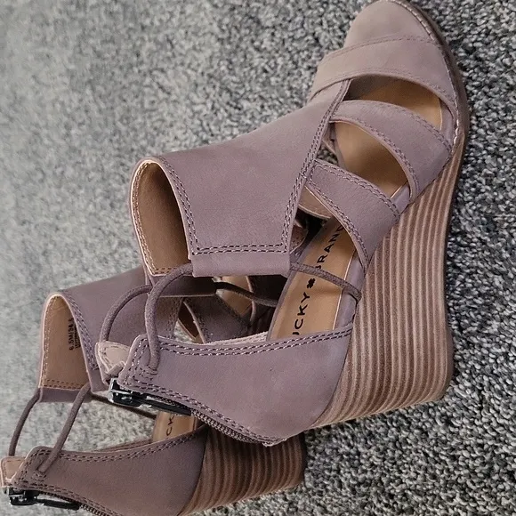 Lucky Brand Taupe Wedge Sandals Never Worn