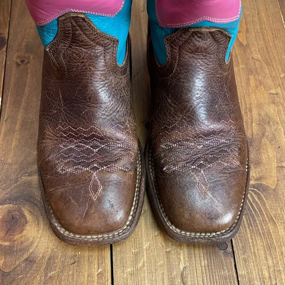 Macie Bean girls boots size 12 moves like zagger pink white and turquoise