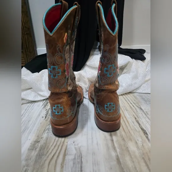 MACIE BEAN GIRLS HONEY BUNCH WESTERN BOOTS SQUARE TOE Flower Embroidery Sz 4