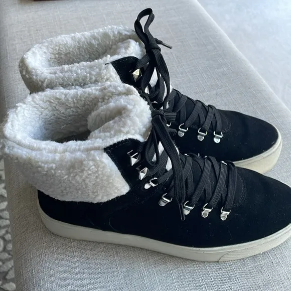 MARC FISHER BLACK DAIRE ANKLE BOOTIE / SNEAKERS size 10