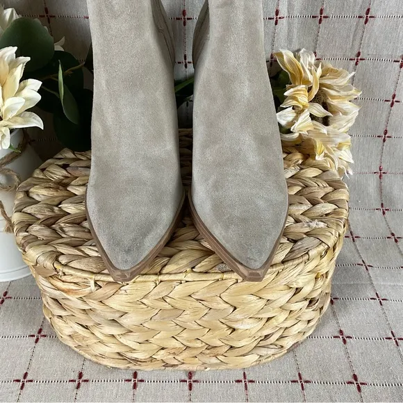 Marc Fisher LTD Oshay Tan Suede Pointed Toe Ankle Boots Size 7.5
