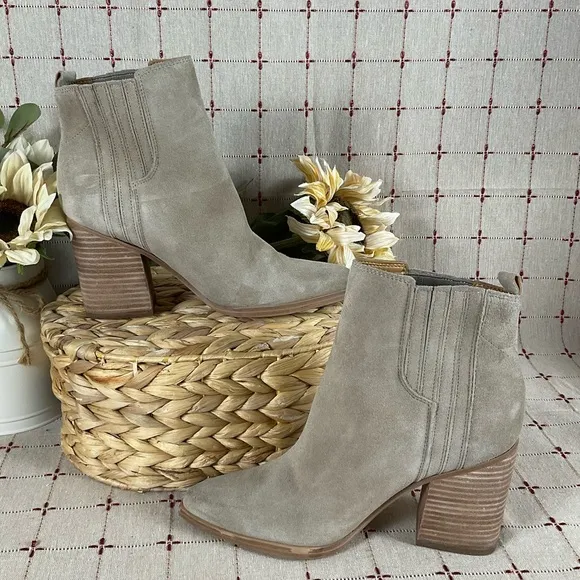Marc Fisher LTD Oshay Tan Suede Pointed Toe Ankle Boots Size 7.5