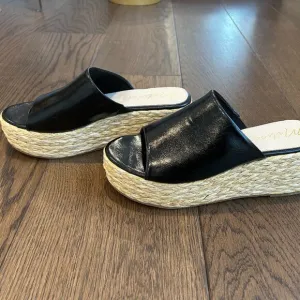 Matisse Black Slip-On Platform Shoes - Size 10 Medium