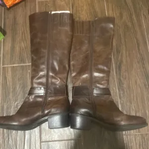 Matisse knee high brown riding boots