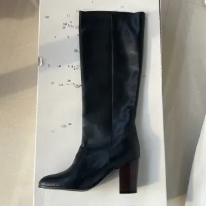 Max&amp;Co Black Leather Boots size 35 NWB