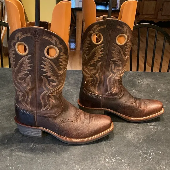 Men’s Ariat Heritage Roughstock brown leather cowboy boots size 12