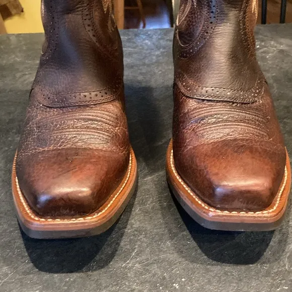 Men’s Ariat Heritage Roughstock brown leather cowboy boots size 12
