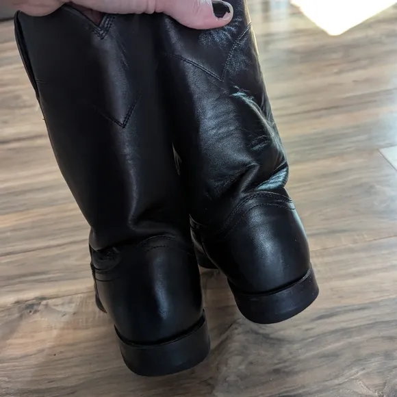 Mens Black Justin Leather Boots Size 8. Black Leather Western Boots In A Mens 8.