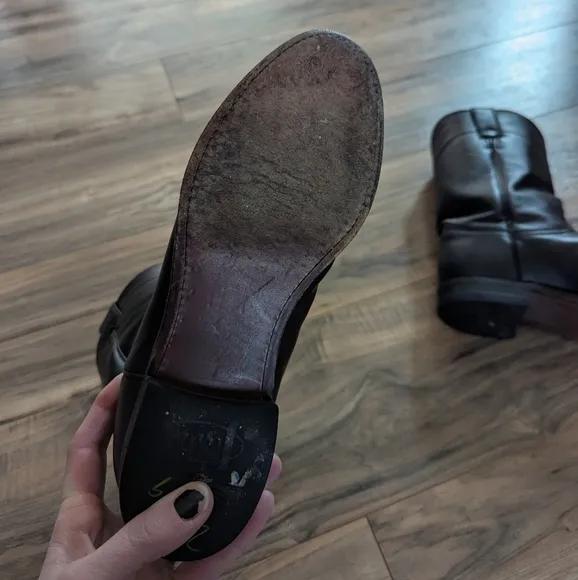 Mens Black Justin Leather Boots Size 8. Black Leather Western Boots In A Mens 8.