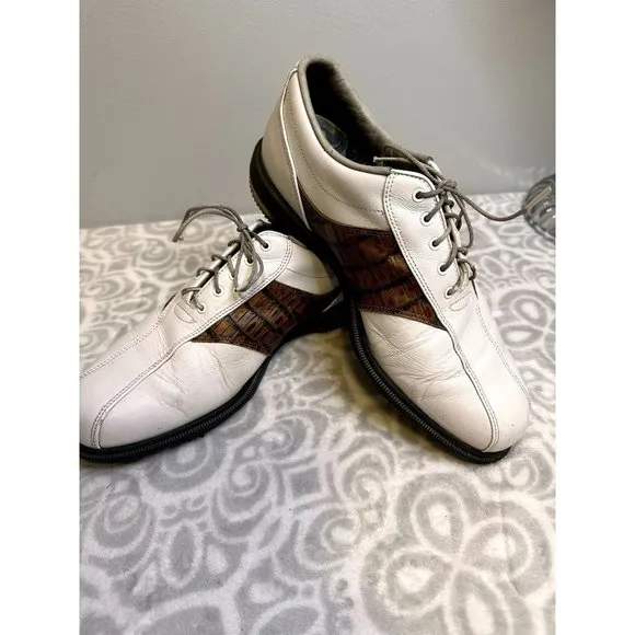 Men's FootJoy VersaLuxe Size 9M Spikeless Leather Golf Shoes Model: 53570 J3P