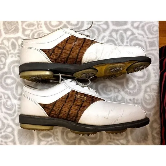 Men's FootJoy VersaLuxe Size 9M Spikeless Leather Golf Shoes Model: 53570 J3P