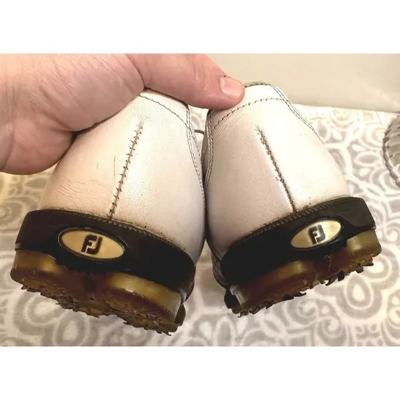 Men's FootJoy VersaLuxe Size 9M Spikeless Leather Golf Shoes Model: 53570 J3P