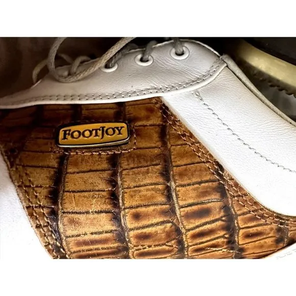 Men's FootJoy VersaLuxe Size 9M Spikeless Leather Golf Shoes Model: 53570 J3P