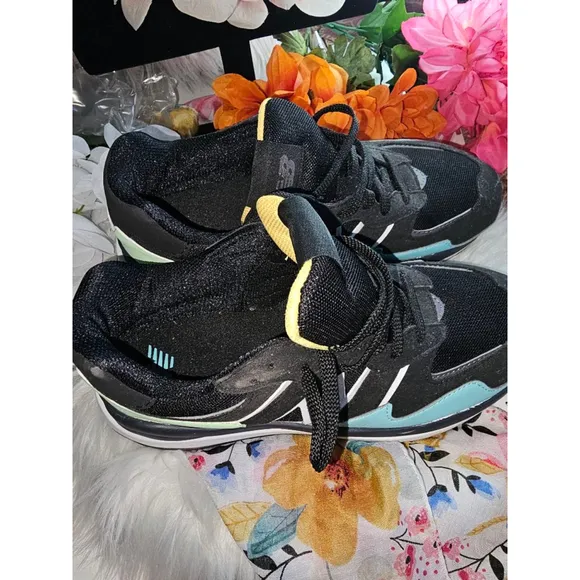 Men's New Balance Sneakers Black Size