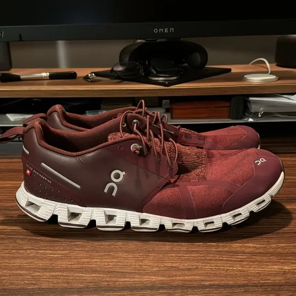 Men’s On Cloud Outdoor Running Shoes - Red - 9.5M