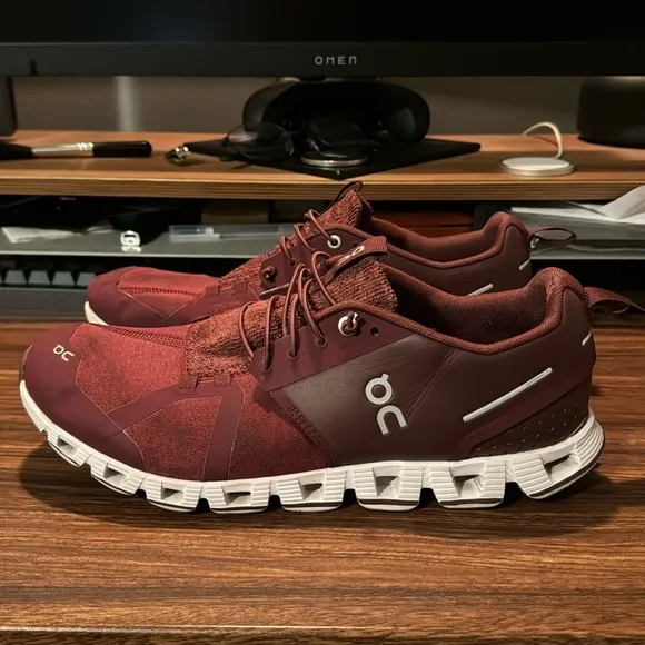 Men’s On Cloud Outdoor Running Shoes - Red - 9.5M