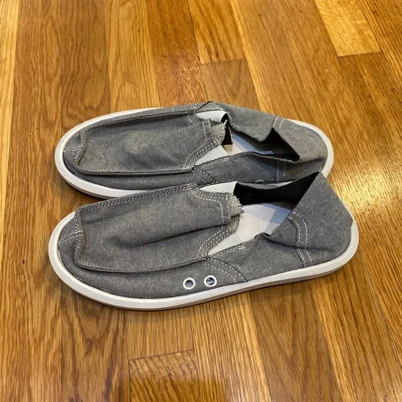 Men’s sanuk pick pocket slip on shoes - Size 8