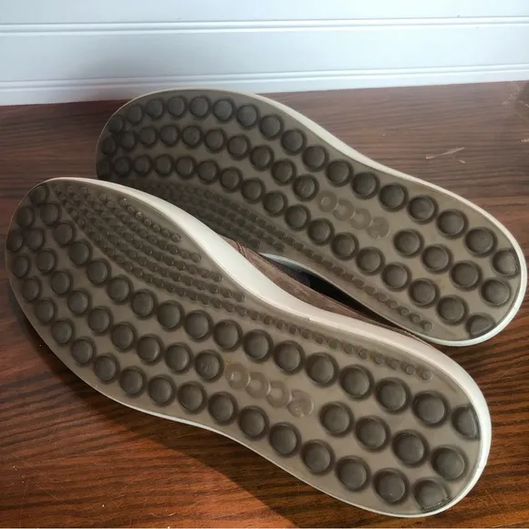 Men's Soft 7 Slip-On 2.0 Nubuck Leather Sneakers Sz 9 1/2