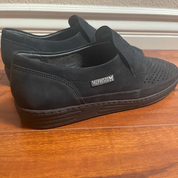 MEPHISTO DAMIEN Perforated Suede loafers slip on
