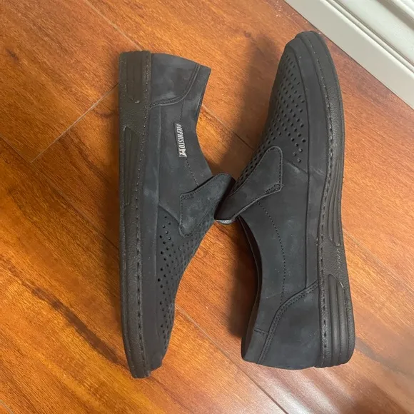 MEPHISTO DAMIEN Perforated Suede loafers slip on
