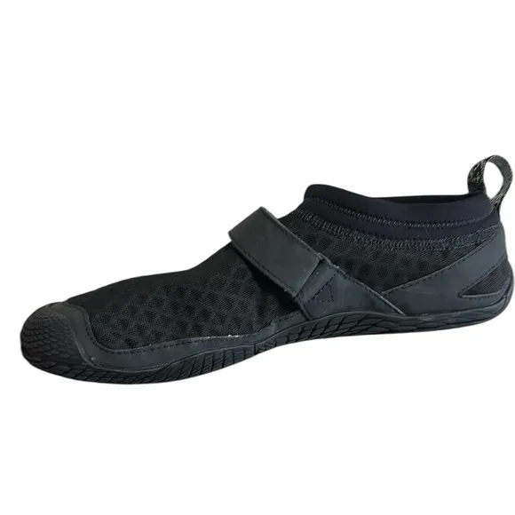 Merrell NWOBOX Hydro Glove Water Shoe in Black Slip-On Vibram Wavegrip Size 9