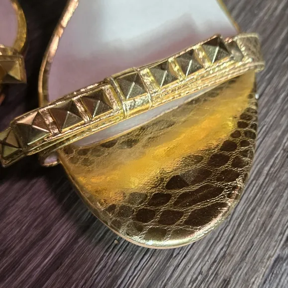 Michael Kors Gold Women's Sandals sz8M