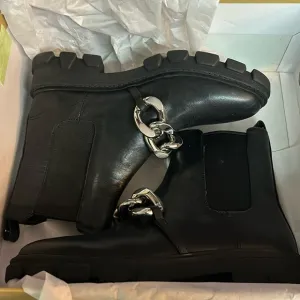 Michael Kors Scarlett Leather Boots size 5