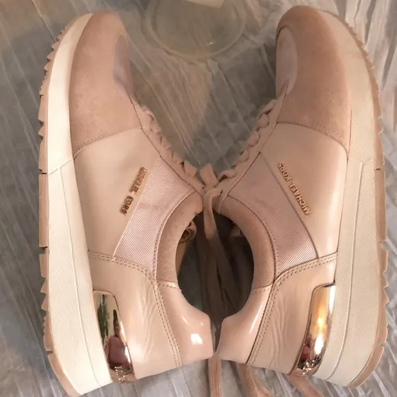 MICHAEL KORS size 8.5 Allie pink leather platform sneakers